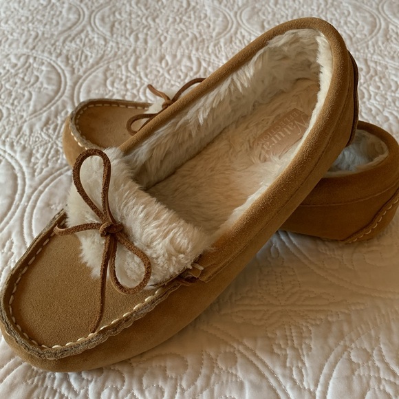 Women’s Moccasin Slippers, Size 8 - Picture 2 of 5